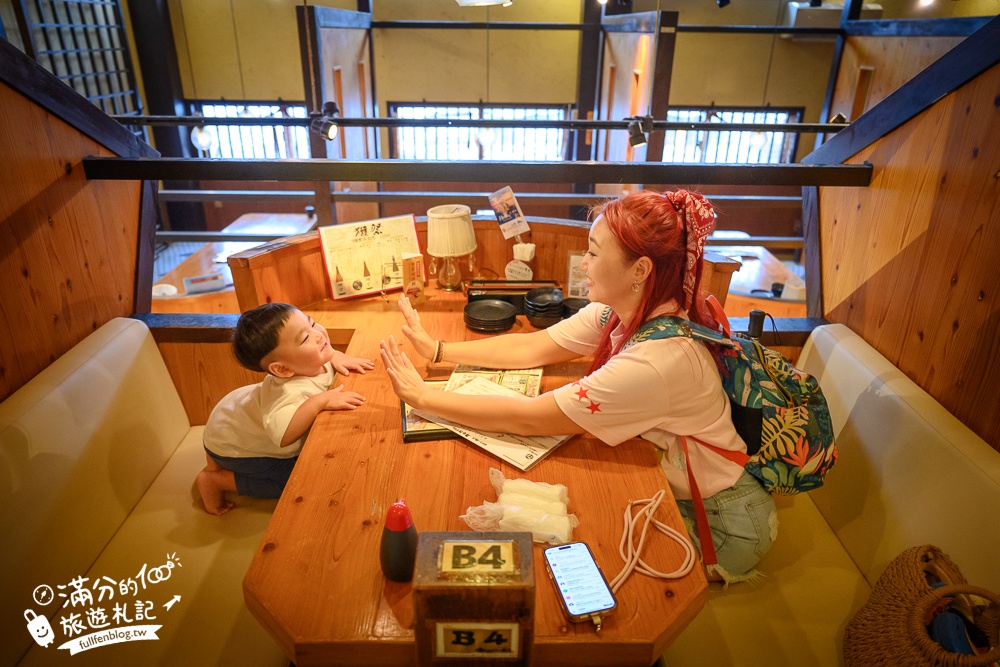 沖繩美食【目利銀次新都心本舖】那霸超人氣居酒屋,坐在木酒桶裡吃日料超特別!