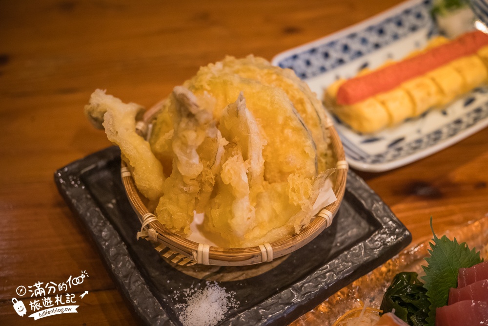 沖繩美食【目利銀次新都心本舖】那霸超人氣居酒屋,坐在木酒桶裡吃日料超特別!