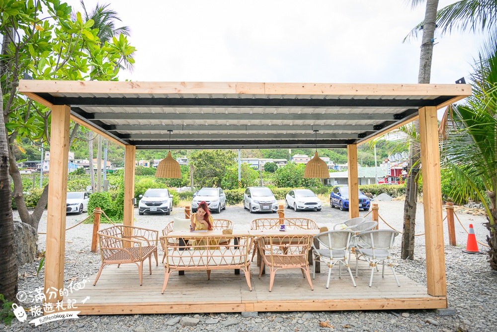 屏東新景點【Coconut Coast椰海·漫漫】枋山最新景觀餐廳.濃濃巴厘島風情, 無敵海景&火車快飛通通能滿足!