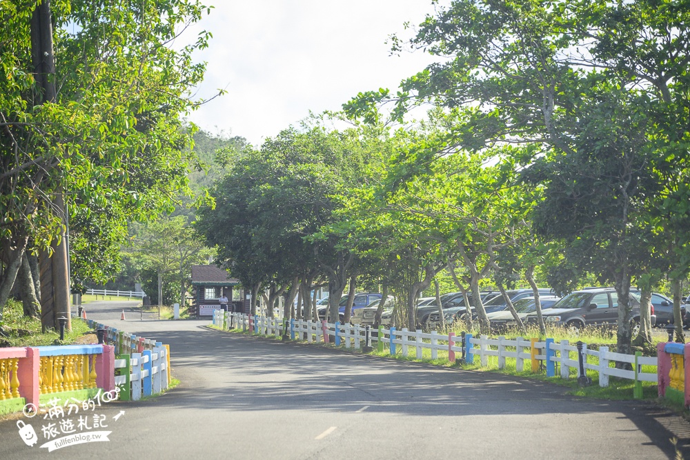【小墾丁渡假村一泊二食玩樂攻略】墾丁親子住宿推薦,入宿有溜滑梯的小木屋.還能游泳玩水.打保齡球玩手作!