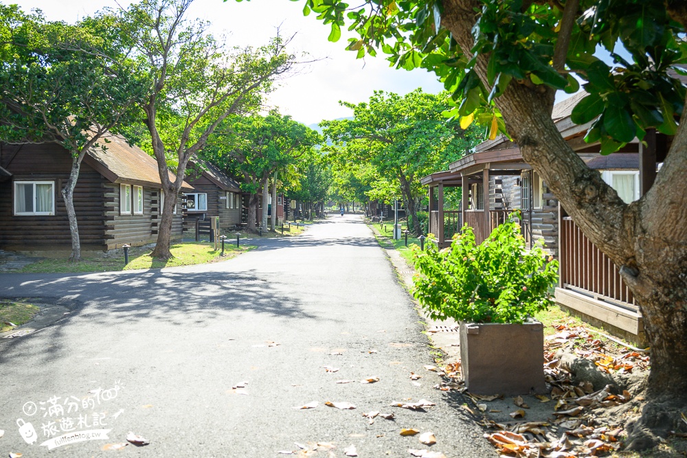 【小墾丁渡假村一泊二食玩樂攻略】墾丁親子住宿推薦,入宿有溜滑梯的小木屋.還能游泳玩水.打保齡球玩手作!