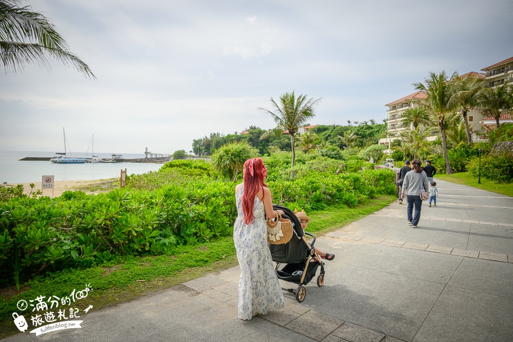 【沖繩玻璃底遊艇體驗】名護部瀬名海中公園親子必玩!搭鯨魚遊艇,換個視角看海底世界,還能同時餵魚超好玩!