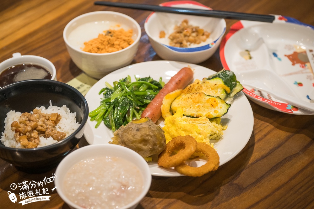 【小墾丁渡假村一泊二食玩樂攻略】墾丁親子住宿推薦,入宿有溜滑梯的小木屋.還能游泳玩水.打保齡球玩手作!