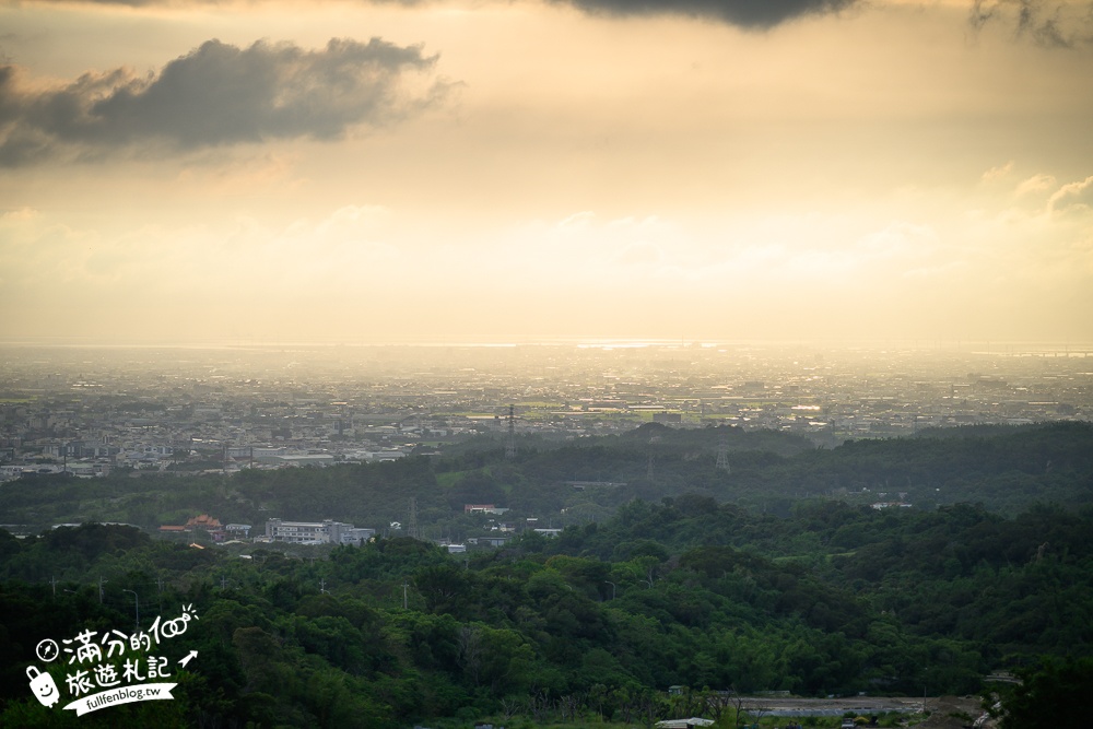 彰化【花壇山中居景觀餐廳】彰化夜景餐廳推薦,泡腳喝雞湯好愜意,黃昏&百萬夜景一次滿足!