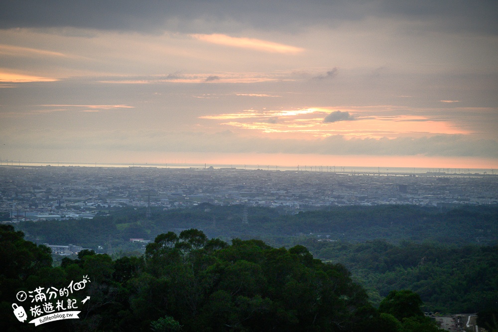 彰化【花壇山中居景觀餐廳】彰化夜景餐廳推薦,泡腳喝雞湯好愜意,黃昏&百萬夜景一次滿足!