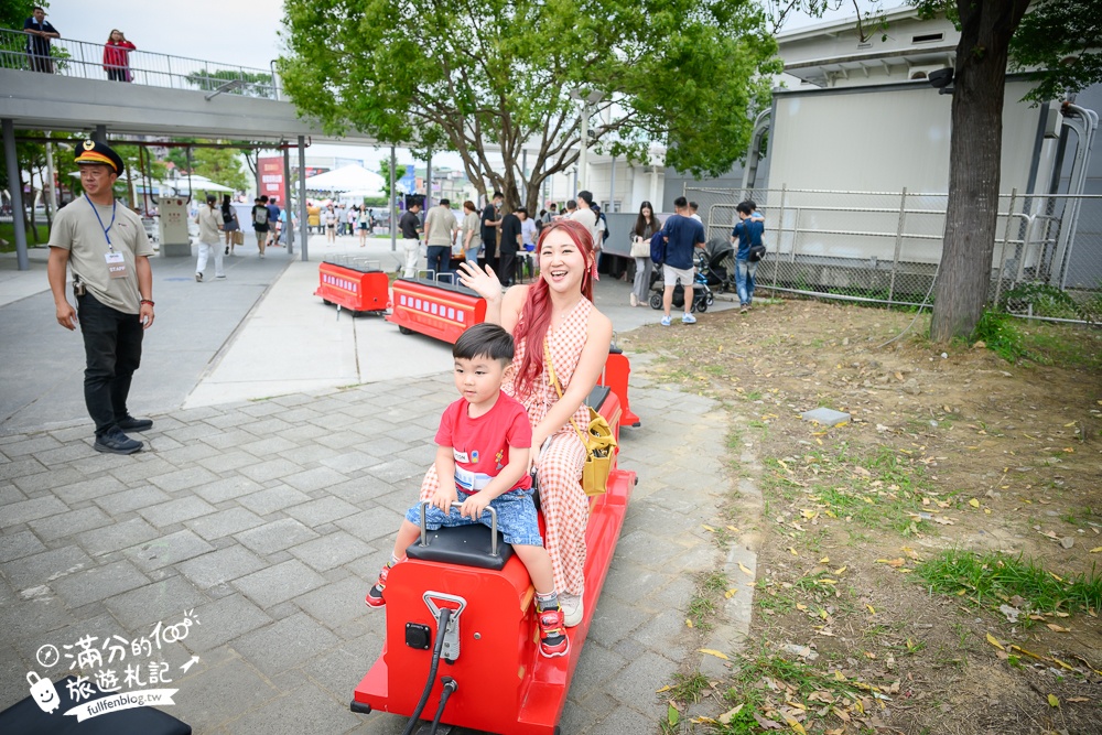 苗栗新景點【苗栗火車頭園區】最新門票資訊&設施體驗,必搭小火車遊園.近距離與蒸汽火車合影趣味十足!