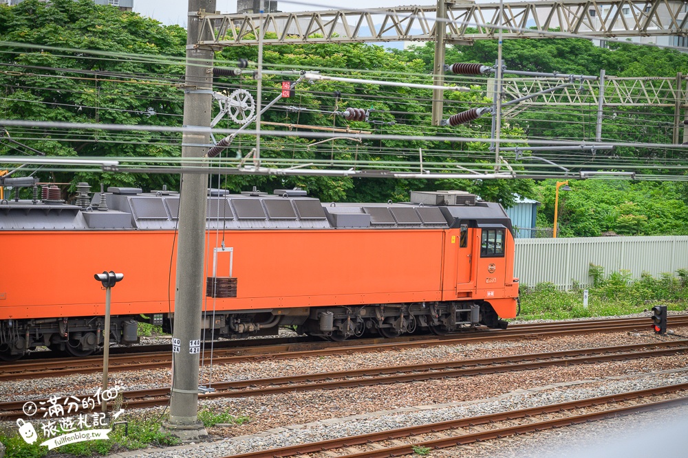 苗栗新景點【苗栗火車頭園區】最新門票資訊&設施體驗,必搭小火車遊園.近距離與蒸汽火車合影趣味十足!