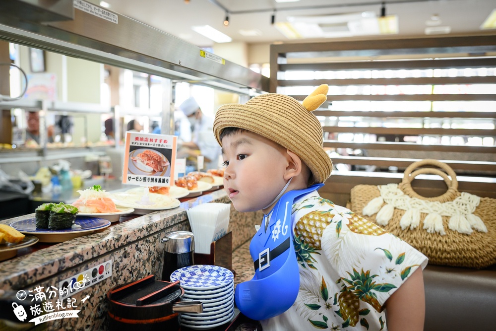 沖繩美食【迴轉壽司市場美浜店】一盤只要35元起,中文點餐現點現作.軌道出餐好特別!