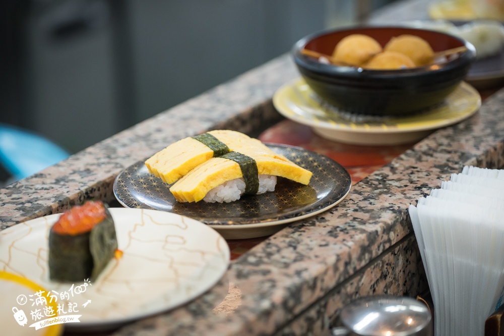 沖繩美食【迴轉壽司市場美浜店】一盤只要35元起,中文點餐現點現作.軌道出餐好特別!
