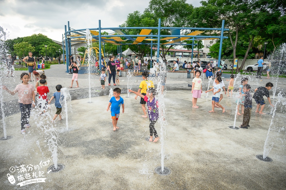 南投【草屯酷比親子運動公園】開放時間！免門票草屯兒童樂園.貨櫃屋溜滑梯.噴水池.滑步車賽道通通免費玩!