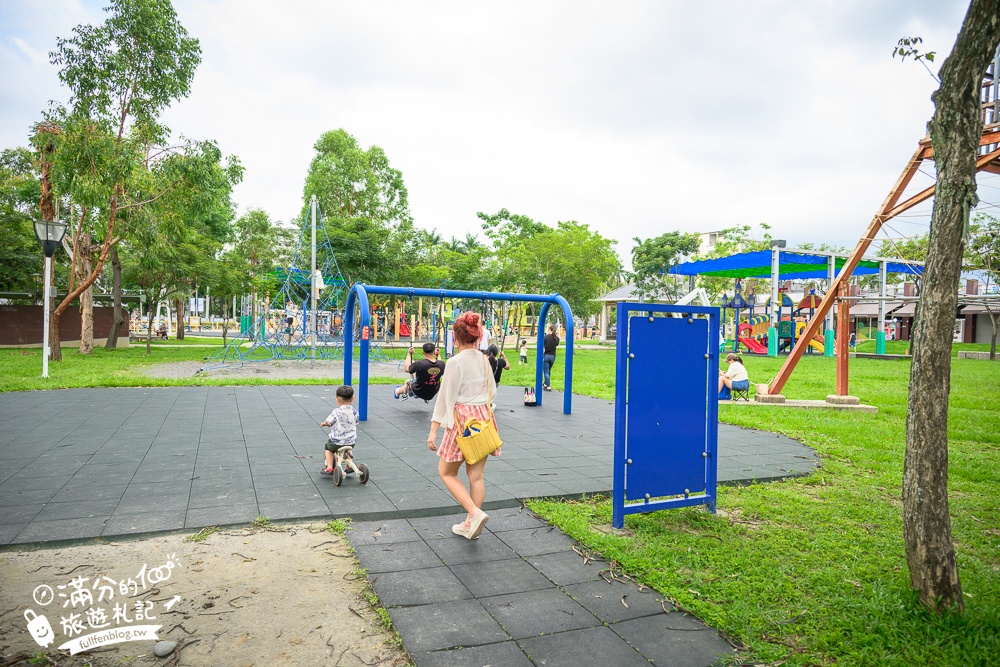 南投【草屯酷比親子運動公園】開放時間！免門票草屯兒童樂園.貨櫃屋溜滑梯.噴水池.滑步車賽道通通免費玩!