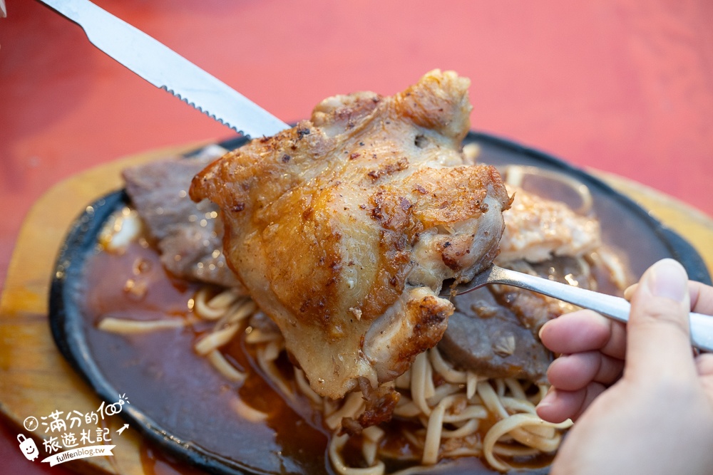 南投【草鞋墩人文觀光夜市】TOP10人氣美食＆必玩夜市遊戲,每週只營業四天,佔地八千坪,還有街頭藝人表演!