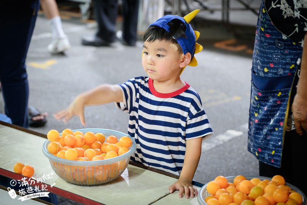 南投【草鞋墩人文觀光夜市】TOP10人氣美食＆必玩夜市遊戲,每週只營業四天,佔地八千坪,還有街頭藝人表演!
