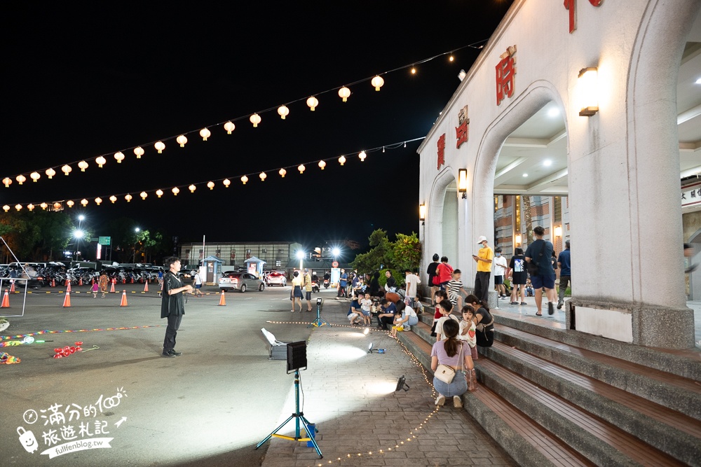 南投【草鞋墩人文觀光夜市】TOP10人氣美食＆必玩夜市遊戲,每週只營業四天,佔地八千坪,還有街頭藝人表演!