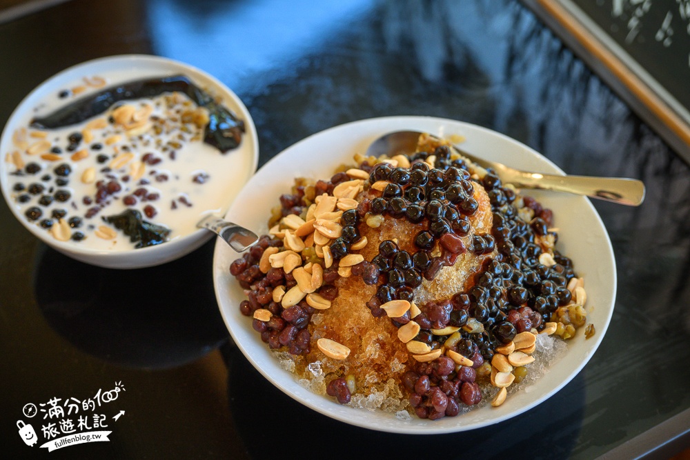 新竹關西美食【仙草小舖】隱身市場裡的黑磚仙草剉冰,二個小時售完就關門!