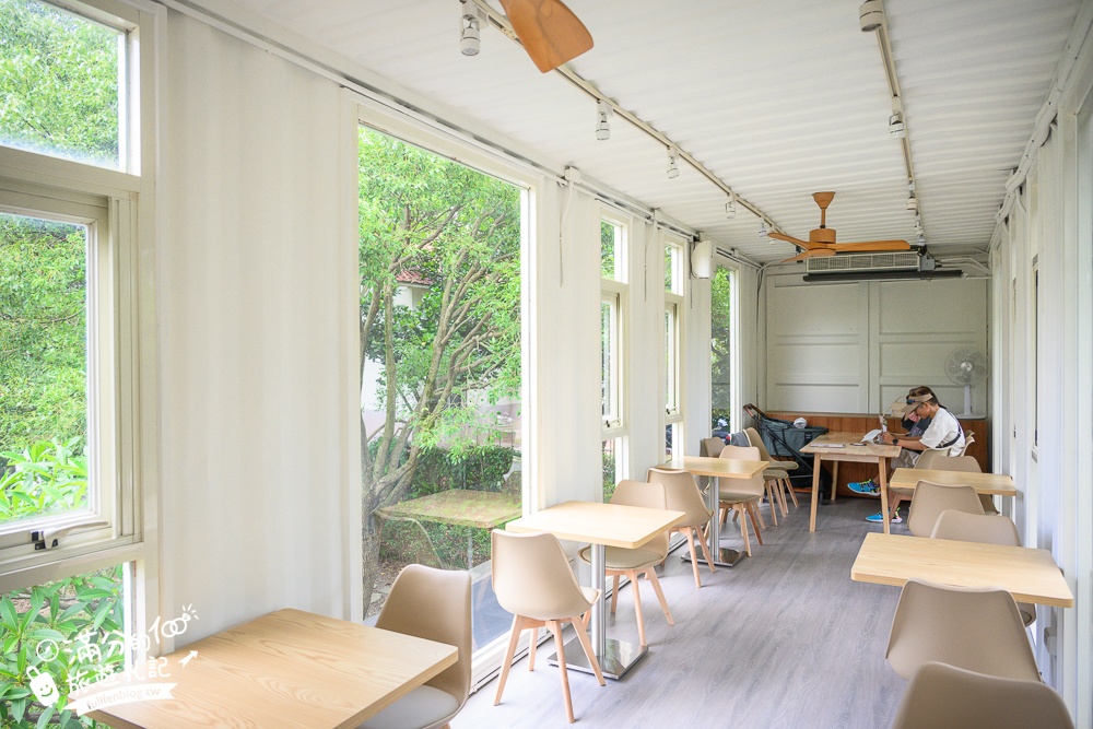 桃園【Nose.Y Café 諾奇意咖啡】隱身體大校區的景觀咖啡.林口首間200坪綠地大草原,森林系寵物友善餐廳!