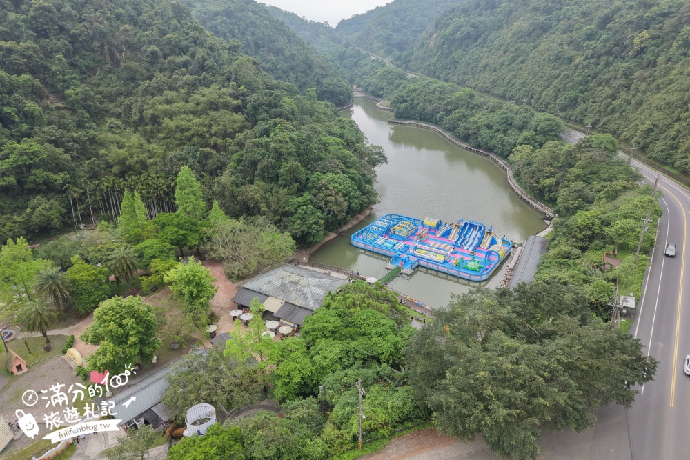 【宜蘭長埤湖水行俠主題樂園】2026最新門票資訊&玩樂攻略,夢幻環山環湖步道.水上氣墊城堡.抹茶湖.萌寵互動