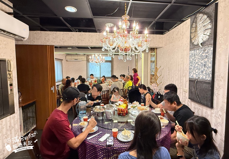 台中【曼谷皇朝泰式料理】平價泰式料理推薦.免收服務費.親子友善,還能預約專屬包廂唷!