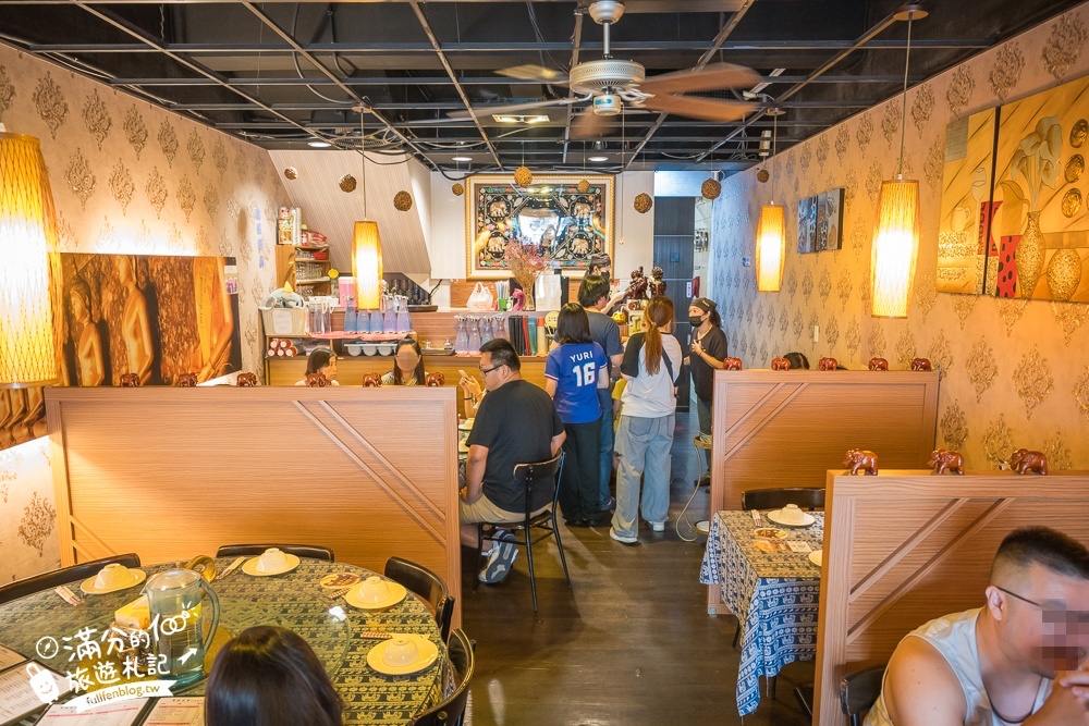 台中【曼谷皇朝泰式料理】平價泰式料理推薦.免收服務費.親子友善,還能預約專屬包廂唷!