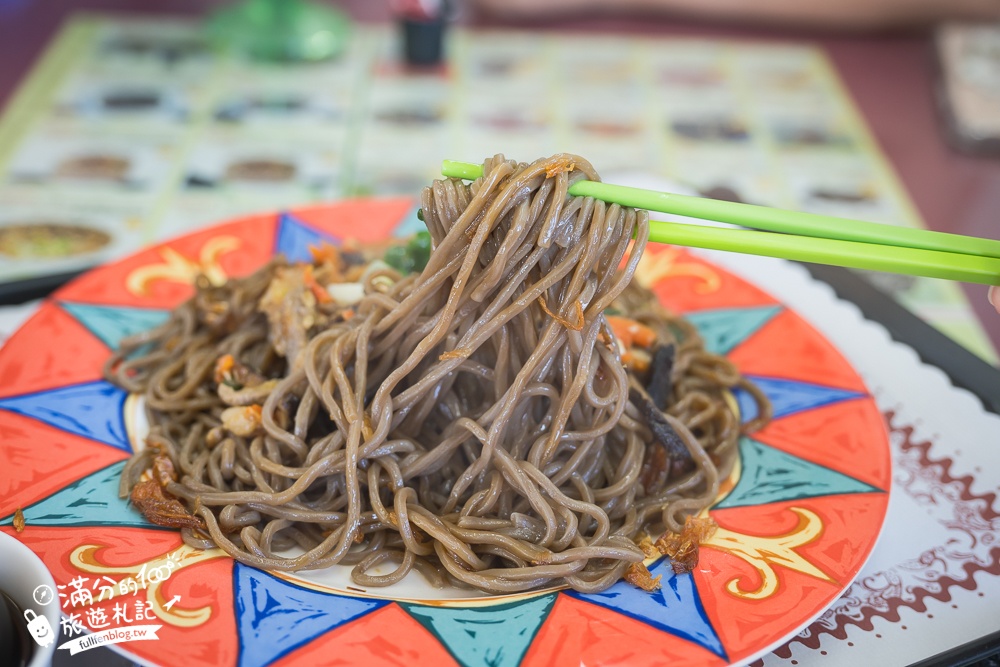 【關西仙草巷】新竹關西必吃美食.人氣仙草膠質丁.仙草麵&仙草飯,挑戰仙草料理饗宴!