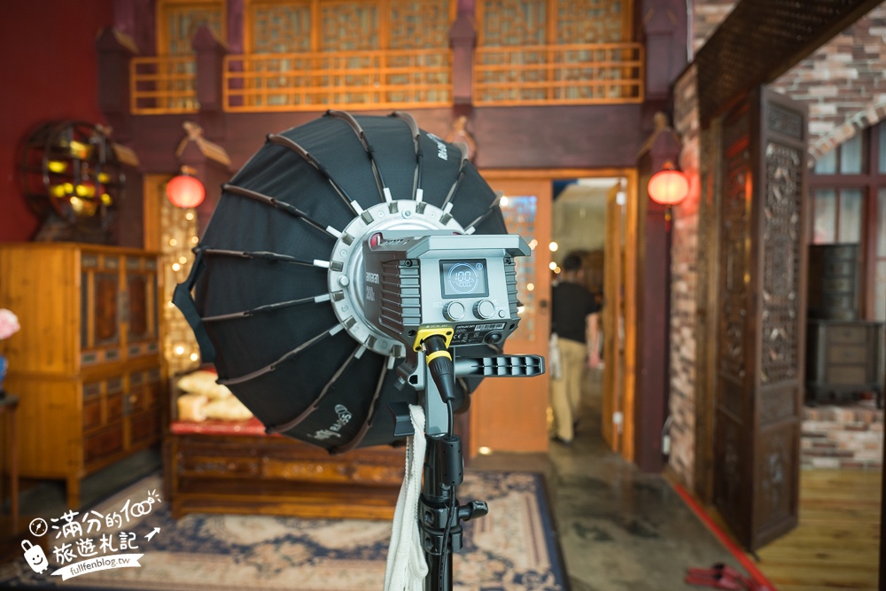 台中【RJ55攝影片場】2025全新全室內古風場景!最新漢服.戰國袍體驗含精緻髮妝,讓你秒變身古偶大女主!