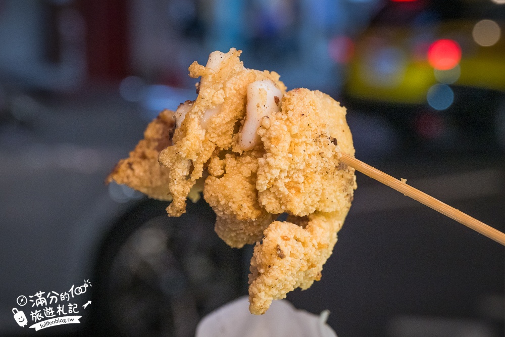 【西門町美食推薦】維縈家鄉碳烤雞排西門成都二店&王子起司馬鈴薯,超人氣排隊美食,比臉大的酥炸魷魚驚艷又好吃!