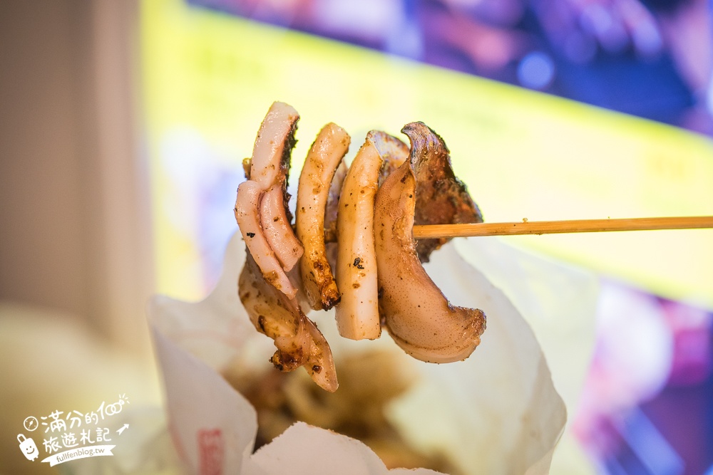 【西門町美食推薦】維縈家鄉碳烤雞排西門成都二店&王子起司馬鈴薯,超人氣排隊美食,比臉大的酥炸魷魚驚艷又好吃!