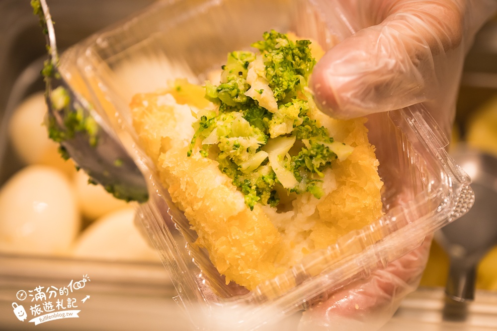 【西門町美食推薦】維縈家鄉碳烤雞排西門成都二店&王子起司馬鈴薯,超人氣排隊美食,比臉大的酥炸魷魚驚艷又好吃!