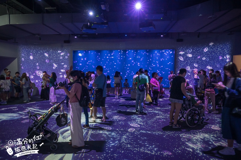 【台中海洋館】好玩嗎？TOP10個亮點帶你玩,台中海洋館沉浸式海洋體驗,最新玩樂攻略＆常見問題!