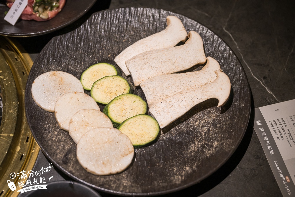 【彰化燒肉首選】脂本燒肉ZHIBEN YKNK彰化店,必吃30cm幻切牛舌＆蔥鹽口袋牛舌,親子友善餐廳.桌邊服務太加分!