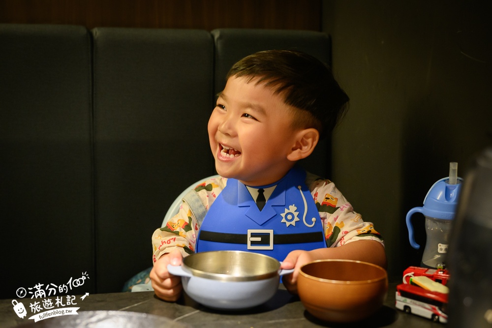 【彰化燒肉首選】脂本燒肉ZHIBEN YKNK彰化店,必吃30cm幻切牛舌＆蔥鹽口袋牛舌,親子友善餐廳.桌邊服務太加分!