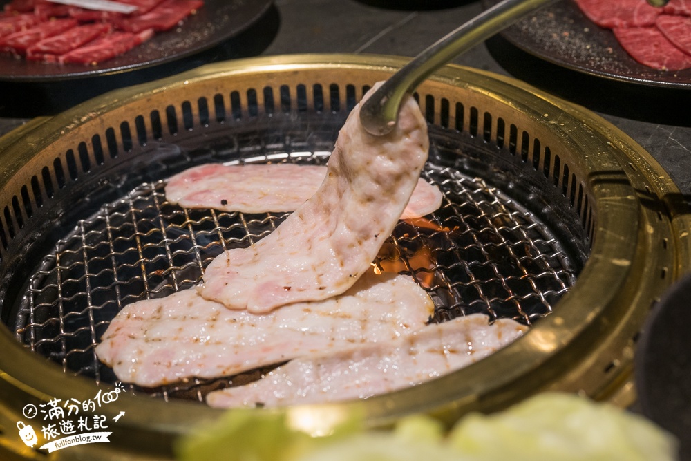 【彰化燒肉首選】脂本燒肉ZHIBEN YKNK彰化店,必吃30cm幻切牛舌＆蔥鹽口袋牛舌,親子友善餐廳.桌邊服務太加分!