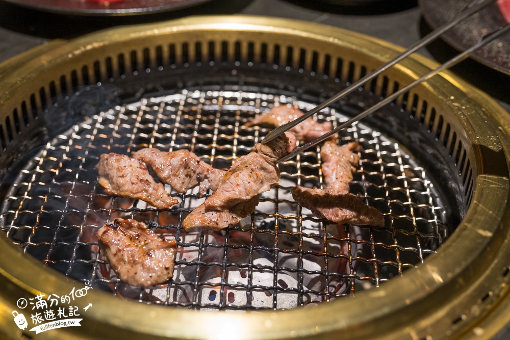 【彰化燒肉首選】脂本燒肉ZHIBEN YKNK彰化店,必吃30cm幻切牛舌＆蔥鹽口袋牛舌,親子友善餐廳.桌邊服務太加分!