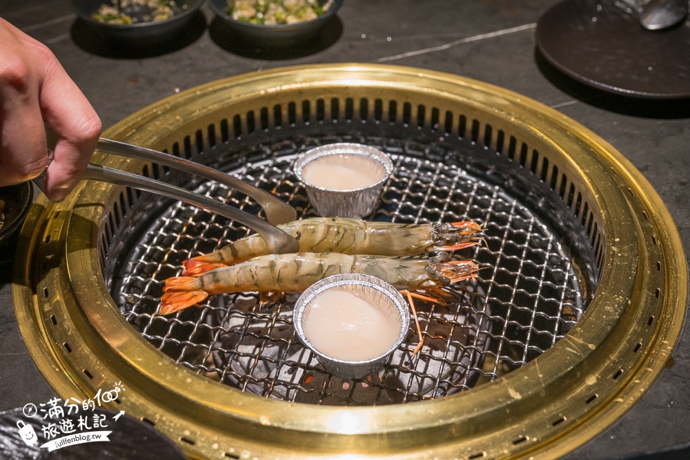 【彰化燒肉首選】脂本燒肉ZHIBEN YKNK彰化店,必吃30cm幻切牛舌＆蔥鹽口袋牛舌,親子友善餐廳.桌邊服務太加分!