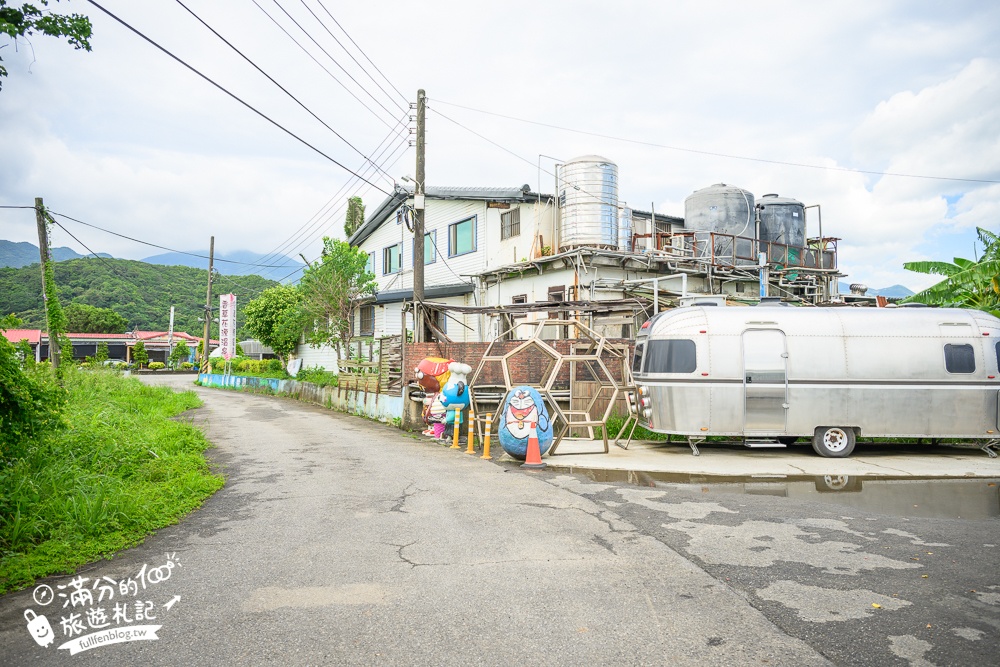 萬里【Time奶奶·樹屋咖啡樂園】低消只要100元,在精靈樹屋裡下午茶.還能和水豚.侏儒山羊.陸龜一起玩!