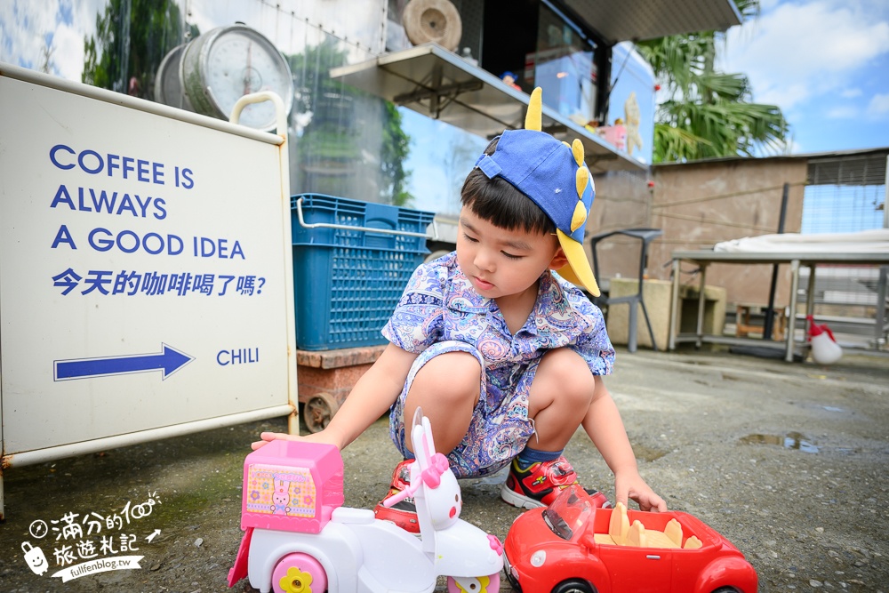 萬里【Time奶奶·樹屋咖啡樂園】低消只要100元,在精靈樹屋裡下午茶.還能和水豚.侏儒山羊.陸龜一起玩!