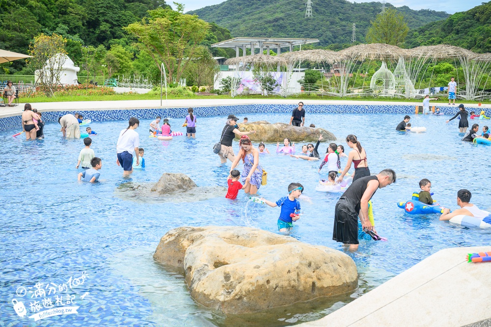萬里【亮山川Lands & Stream Resort Park】野柳最新隱藏版玩水景點.全台唯一鋼筋彩虹水上步道超吸睛!