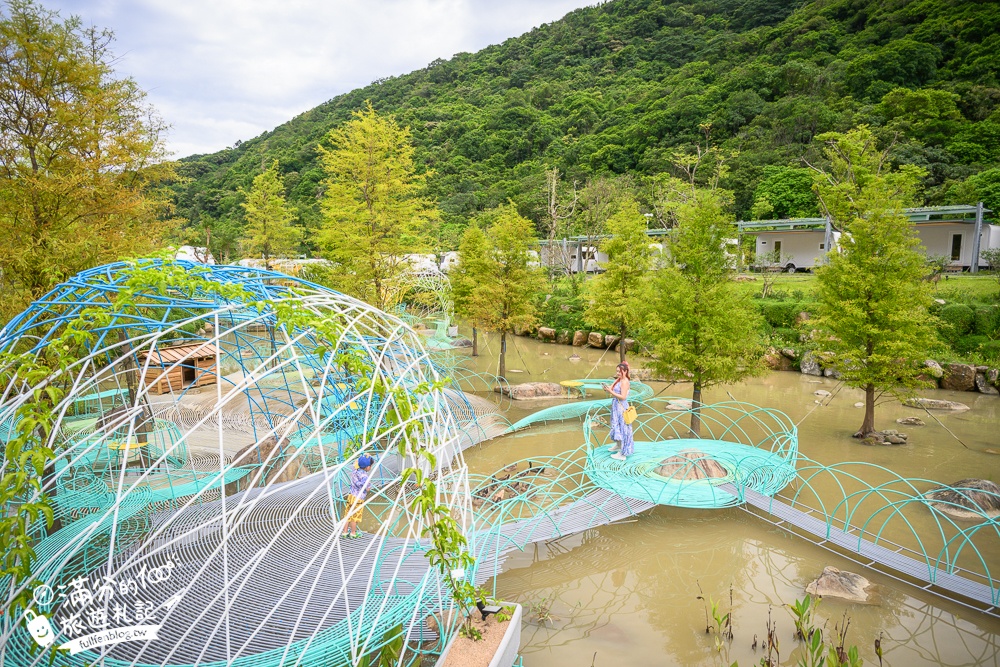 萬里【亮山川Lands & Stream Resort Park】野柳最新隱藏版玩水景點.全台唯一鋼筋彩虹水上步道超吸睛!