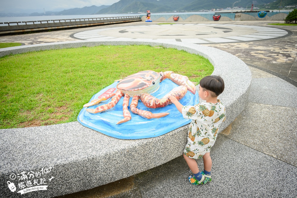 2025萬里【新龜吼漁夫市集】怎麼逛怎麼吃&設施攻略.平價生魚片&無敵海景坐位區超享受!