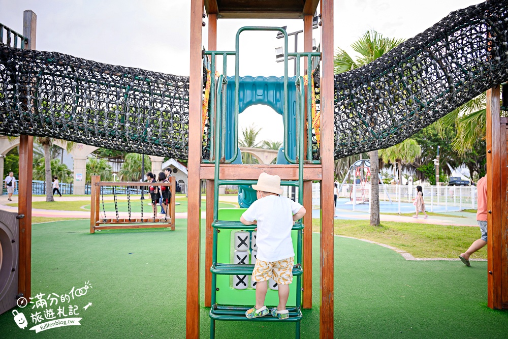 花蓮【太平洋公園】免門票看海月亮彎基地,海景第一排兒童遊戲場,海賊船沙坑滑梯.軌道滑索免費玩! 花蓮【太平洋公園】免門票看海月亮彎基地,海景第一排兒童遊戲場,海賊船沙坑滑梯.軌道滑索免費玩!