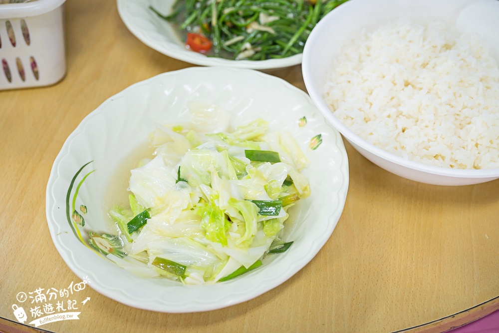 墾丁美食【後壁湖漁之香海鮮】網路4.5星高評價.40片生魚片只要200元,各式熱炒現撈活體海鮮這裡吃!