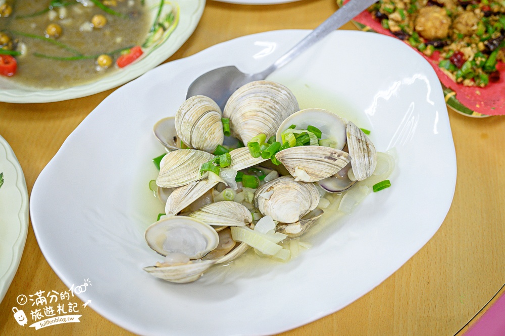 墾丁美食【後壁湖漁之香海鮮】網路4.5星高評價.40片生魚片只要200元,各式熱炒現撈活體海鮮這裡吃!