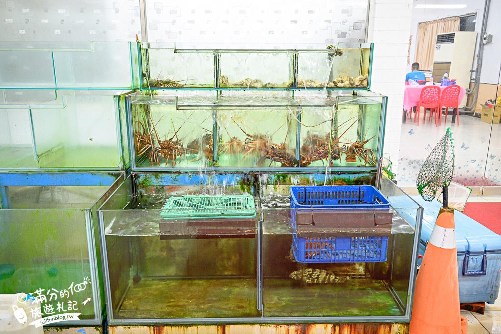 墾丁美食【後壁湖漁之香海鮮】網路4.5星高評價.40片生魚片只要200元,各式熱炒現撈活體海鮮這裡吃!