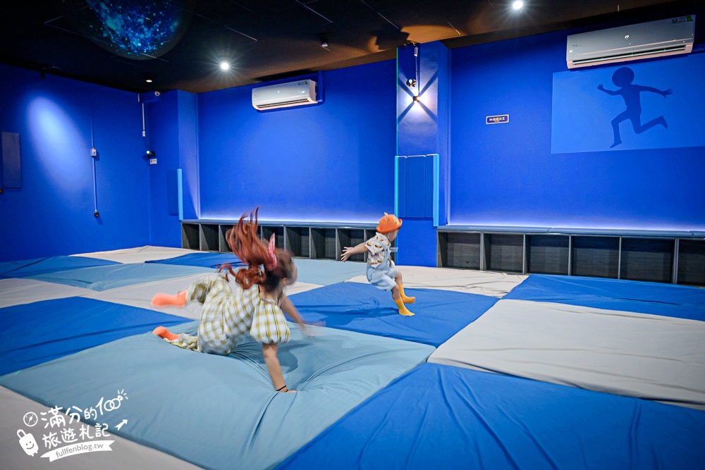 宜蘭新景點【免睡殿 Sleepy Free】全新室內跳床基地~百萬名床任你狂歡跳耀,舒壓又有趣!