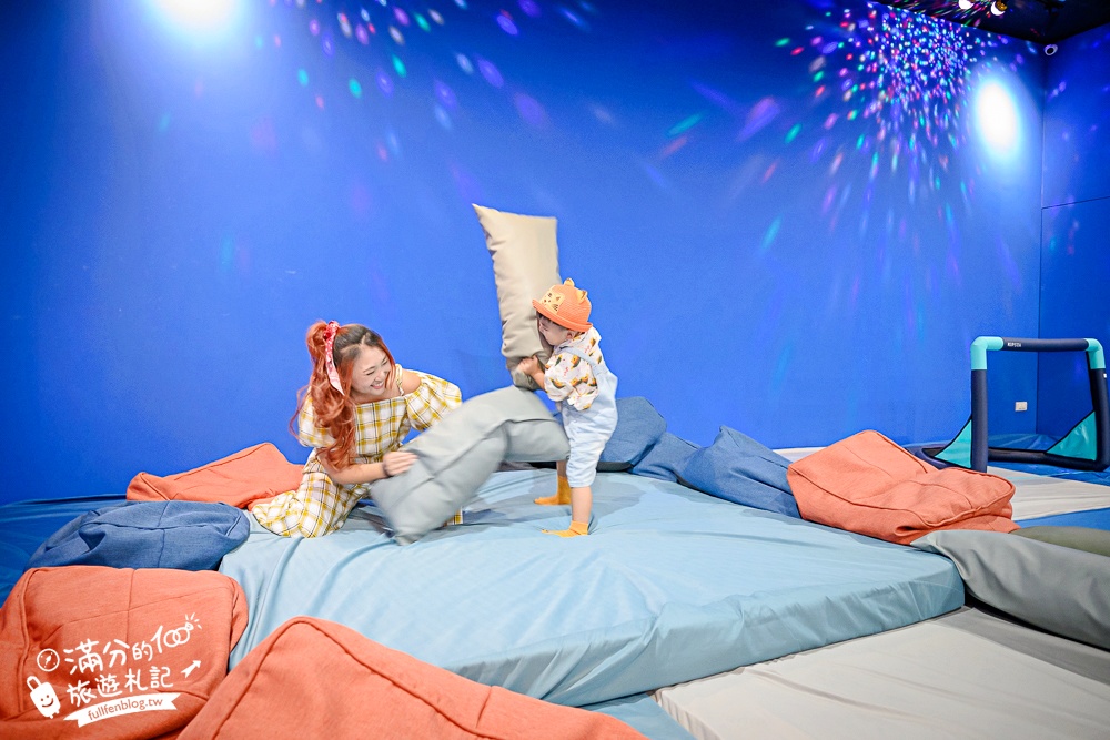 宜蘭新景點【免睡殿 Sleepy Free】全新室內跳床基地~百萬名床任你狂歡跳耀,舒壓又有趣!