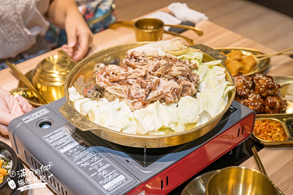 桃園美食【正谷家南平店】集結經典韓式料理,韓式火鍋.銅板烤肉.韓式生醃醬蝦醬蟹.韓式炸雞一次滿足!