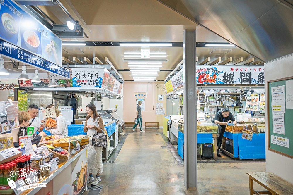 沖繩【那霸市第一牧志公設市場怎麼逛？怎麼吃？代客料理怎麼買？】號稱沖繩人的廚房,必吃夜光貝&龍蝦料理!