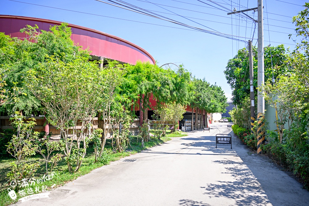 台中騎馬體驗【先騰馬業神岡分部】綠林包圍療癒的馬場基地,親子同行享受騎馬的樂趣!