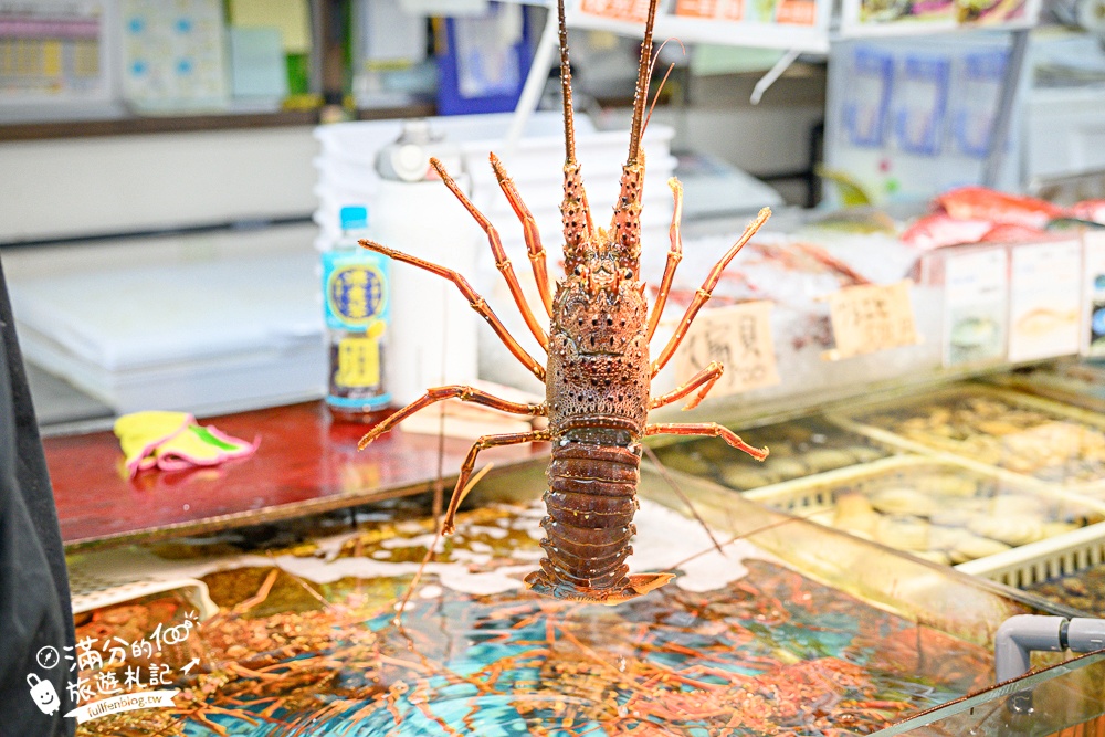 沖繩【那霸市第一牧志公設市場怎麼逛？怎麼吃？代客料理怎麼買？】號稱沖繩人的廚房,必吃夜光貝&龍蝦料理!