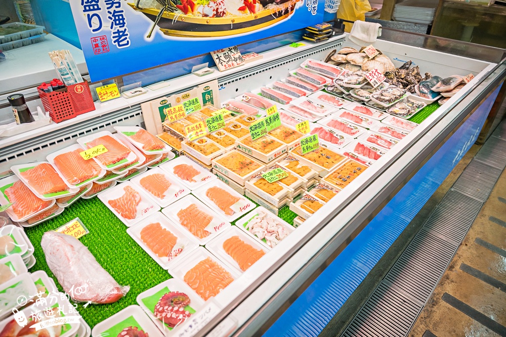 沖繩【那霸市第一牧志公設市場怎麼逛？怎麼吃？代客料理怎麼買？】號稱沖繩人的廚房,必吃夜光貝&龍蝦料理!